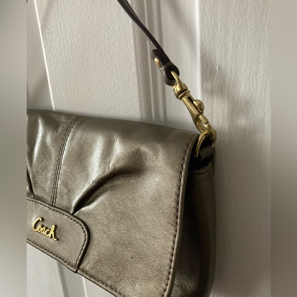 Coach - Picture 4 of 8